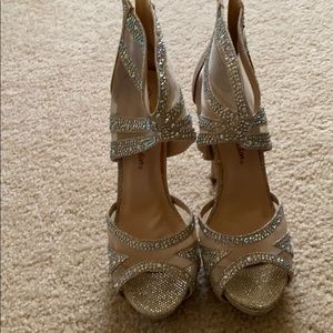 De blossom collection heels